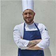Chef e docente di teoria professionale, impartisce lezioni e ripetizioni di cucina, scienze degli alimenti ed enogastronomia